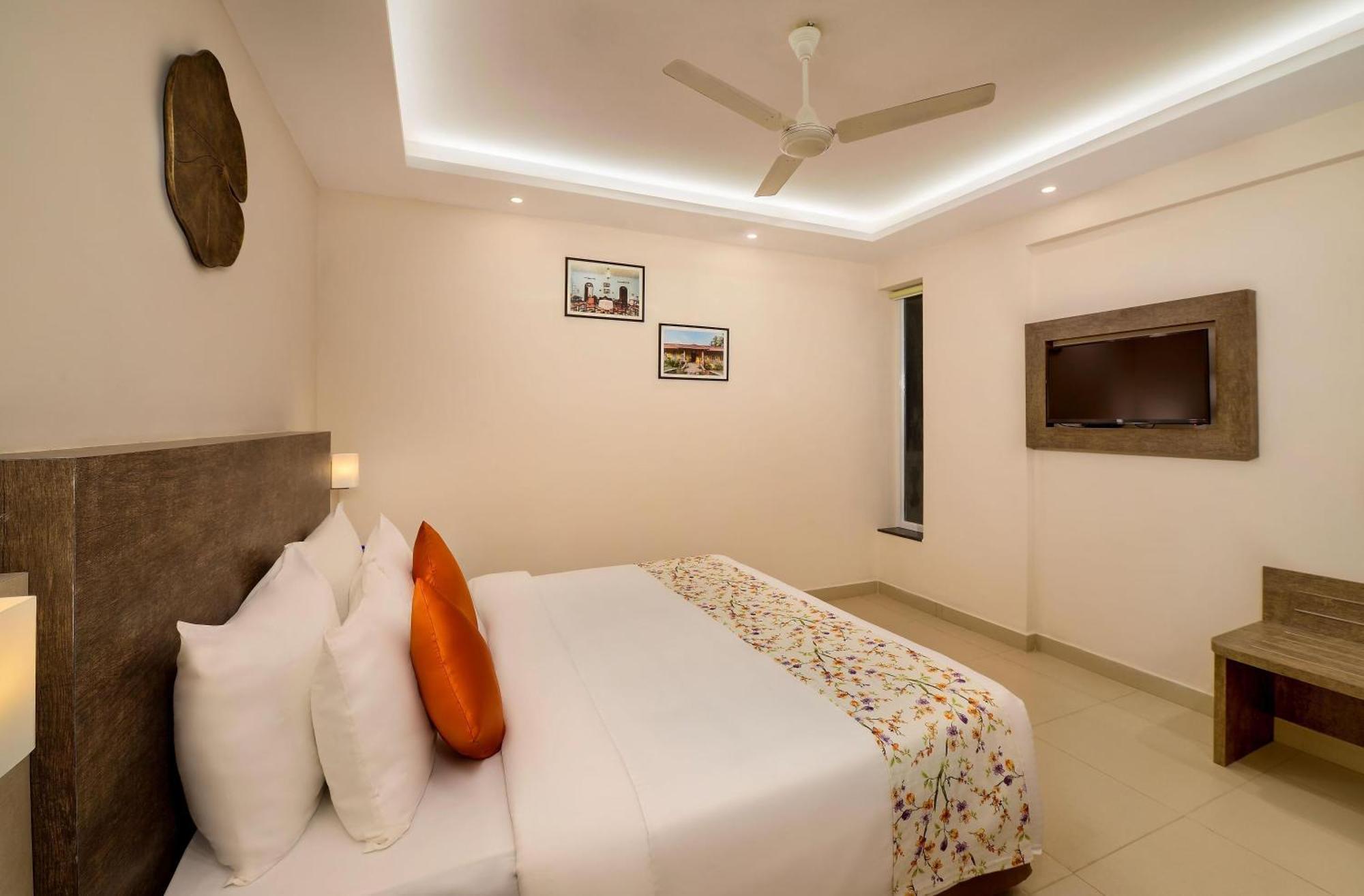 Hotel White Rose Igi Airport New Delhi Bagian luar foto