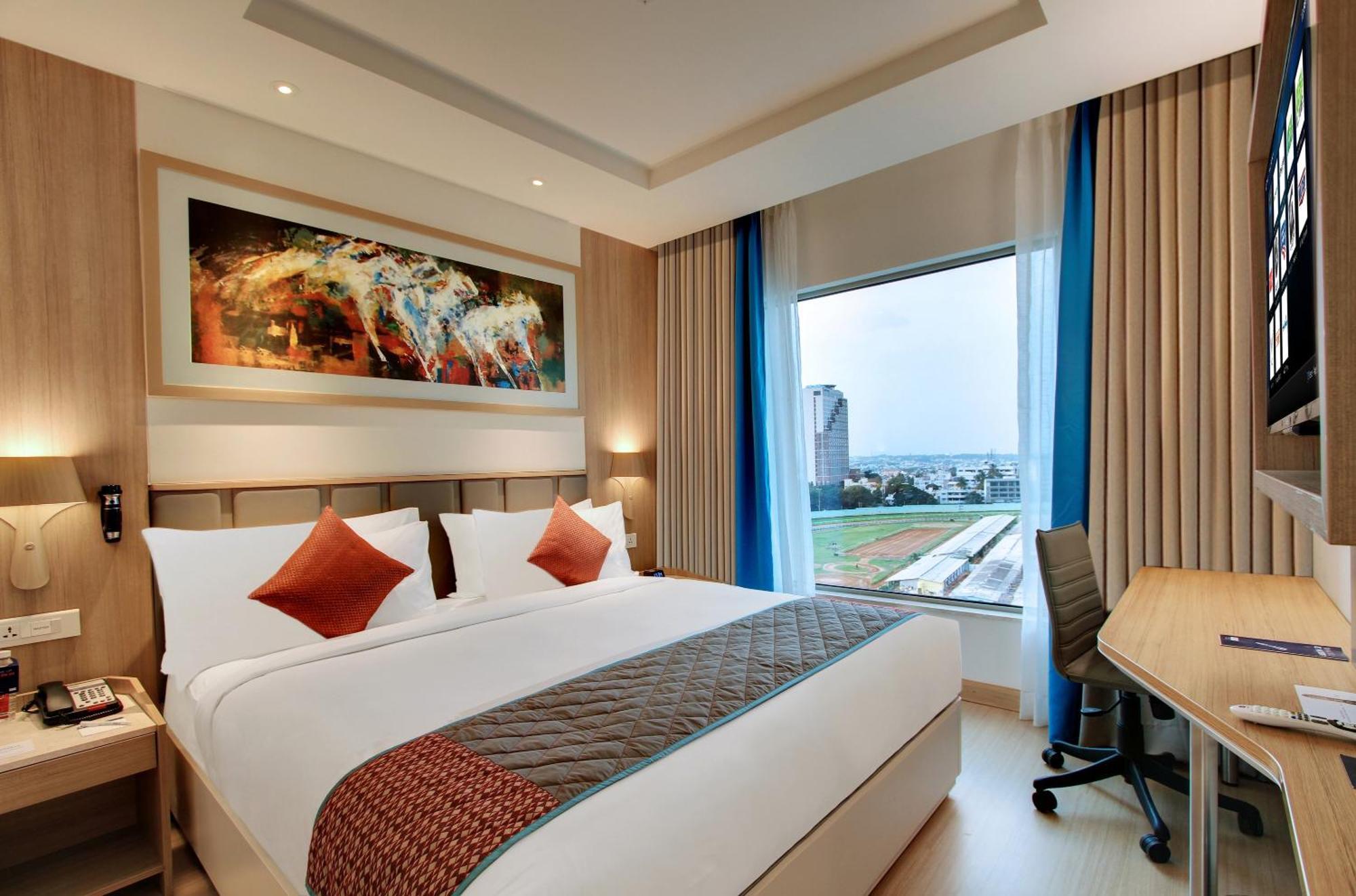 Hotel White Rose Igi Airport New Delhi Bagian luar foto